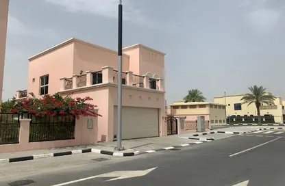 Villa - 5 Bedrooms - 6 Bathrooms for rent in Nad Al Sheba Villas - Nad Al Sheba 3 - Nad Al Sheba - Dubai