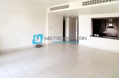 Empty Room image for: Apartment - 2 Bedrooms - 3 Bathrooms for sale in Yansoon 7 - Yansoon - Old Town - Dubai, Image 1
