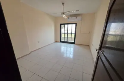 Apartment - 2 Bedrooms - 1 Bathroom for rent in Al Rashidiya Towers - Al Rashidiya - Ajman Downtown - Ajman