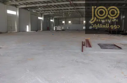 Warehouse - Studio - 2 Bathrooms for rent in Umm Al Thuoob - Umm Al Quwain