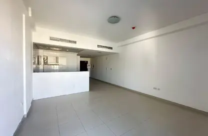 شقة - 1 حمام للايجار في بوابة الخيل - حدائق الإمارات 1 - القوز - دبي