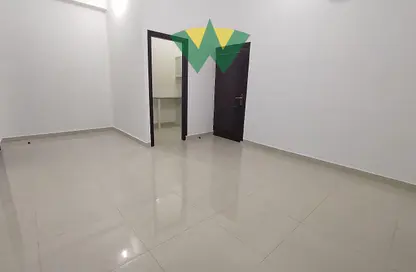 شقة - غرفة نوم - 1 حمام للايجار في بني ياس شرق - بني ياس - أبوظبي
