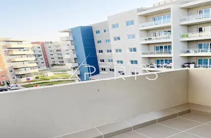 Apartment - 3 Bedrooms - 3 Bathrooms for sale in Tower 32 - Al Reef Downtown - Al Reef - Abu Dhabi