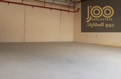 Warehouse - Studio - 2 Bathrooms for rent in Umm Al Thuoob - Umm Al Quwain