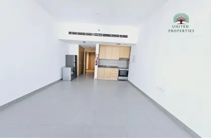 Empty Room image for: Apartment - 1 Bathroom for rent in Al Mamsha - Muwaileh - Sharjah, Image 1