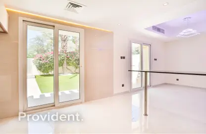 Villa - 2 Bedrooms - 3 Bathrooms for rent in Springs 8 - The Springs - Dubai