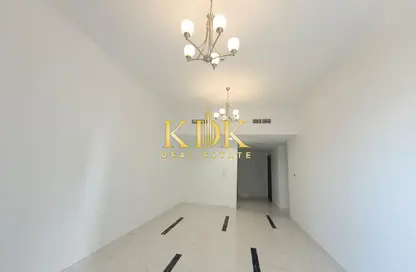 شقة - 2 غرف نوم - 3 حمامات للايجار في روز 10 - قرية الجميرا سركل - دبي