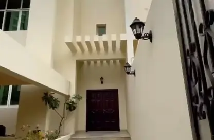 Villa - 5 Bedrooms - 6 Bathrooms for rent in Al Mushrif - Abu Dhabi