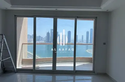 Apartment - 3 Bedrooms - 3 Bathrooms for rent in Al Khan Corniche - Al Khan - Sharjah