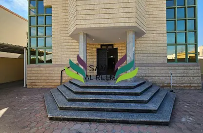 Villa - 5 Bedrooms - 4 Bathrooms for rent in Umm Suqeim 1 Villas - Umm Suqeim 1 - Umm Suqeim - Dubai