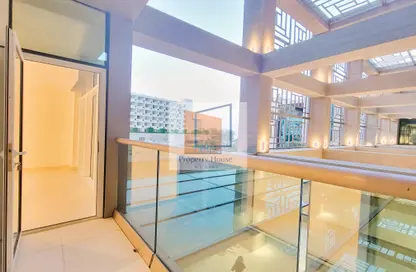 Balcony image for: Apartment - 3 Bedrooms - 5 Bathrooms for rent in The Extension - Tourist Club Area - Abu Dhabi, Image 1