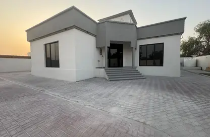 Villa - 4 Bedrooms - 5 Bathrooms for rent in Al Riffa - Ras Al Khaimah