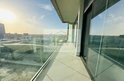 Balcony image for: Apartment - 1 Bedroom - 2 Bathrooms for rent in Park Gate Residence 1 - Park Gate Residences - Al Kifaf - Dubai, Image 1