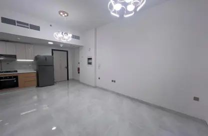 شقة - غرفة نوم - 1 حمام للايجار في سكايز من دانوب - ارجان - دبي