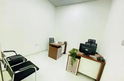 Office Space - Studio - 1 Bathroom for rent in Red Avenue - Al Garhoud - Dubai