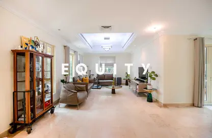 Villa - 5 Bedrooms - 5 Bathrooms for rent in Master View - European Clusters - Jumeirah Islands - Dubai