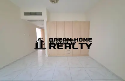 Apartment - 1 Bedroom - 2 Bathrooms for rent in Al Hafeet Tower - Al Khan - Sharjah
