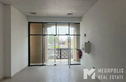 متجر - استوديو - 1 حمام للايجار في كارلتون دبي كريك - شارع بني ياس - ديرة - دبي