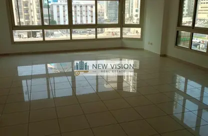 Apartment - 3 Bedrooms - 3 Bathrooms for rent in Palm Tower 1 - Palm Towers - Al Majaz - Sharjah