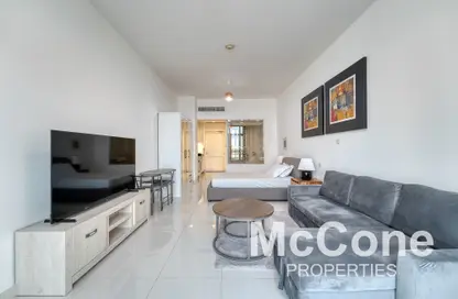 Apartment - Studio - 1 Bathroom for rent in Palm Views East - Palm Views - Palm Jumeirah - Dubai