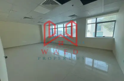Office Space - Studio - 1 Bathroom for rent in Al Khabisi - Deira - Dubai