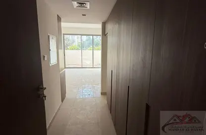 شقة - 1 حمام للبيع في ورود 2 - الزاهية - تجارية مويلح - الشارقة