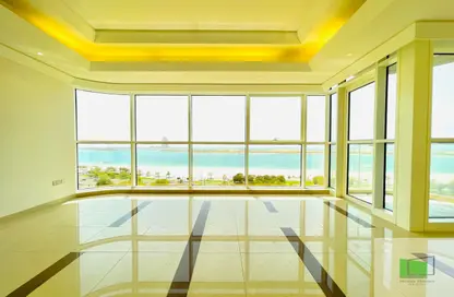Apartment - 2 Bedrooms - 4 Bathrooms for rent in Wave tower - Corniche Road - Abu Dhabi