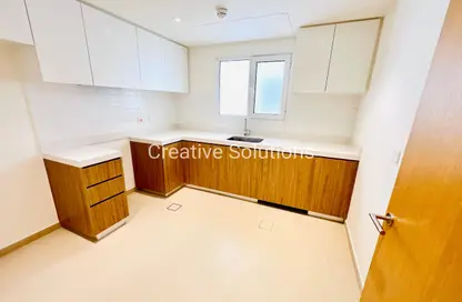 Apartment - 2 Bedrooms - 2 Bathrooms for rent in The Gardens Buildings - The Gardens - Dubai
