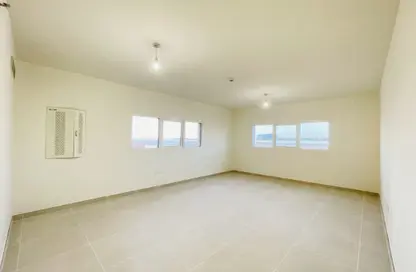 Apartment - 2 Bedrooms - 4 Bathrooms for rent in Rawdhat - Airport Road - Abu Dhabi