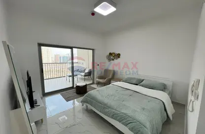 Room / Bedroom image for: Apartment - 1 Bathroom for rent in Time 1 - Dubai Land - Dubai, Image 1