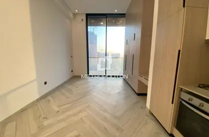 Apartment - Studio - 1 Bathroom for rent in Empire Residence - Jumeirah Village Circle - Dubai