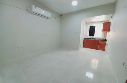 Apartment - Studio - 1 Bathroom for rent in Al Shamsi 1 - Muwaileh Commercial - Sharjah