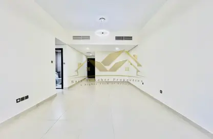 Apartment - 1 Bedroom - 2 Bathrooms for rent in Jumeirah Garden City - Al Satwa - Dubai