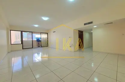 Apartment - 3 Bedrooms - 2 Bathrooms for rent in Silver Sands 1 - Mankhool - Bur Dubai - Dubai