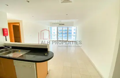 Apartment - 2 Bedrooms - 2 Bathrooms for sale in The Waves Tower A - The Waves - Dubai Marina - Dubai