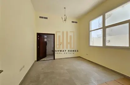 Villa - 5 Bedrooms - 7 Bathrooms for rent in Al Sabkha - Al Riqqa - Sharjah