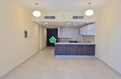 Kitchen image for: Apartment - 2 Bedrooms - 4 Bathrooms for rent in Al Raha Beach - Abu Dhabi, Image 1