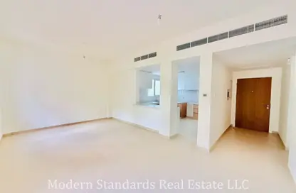 Apartment - 2 Bedrooms - 2 Bathrooms for rent in The Gardens Buildings - The Gardens - Dubai