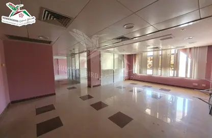 Office Space - Studio - 1 Bathroom for rent in Hai Al Qalaa - Al Jaheli - Al Ain