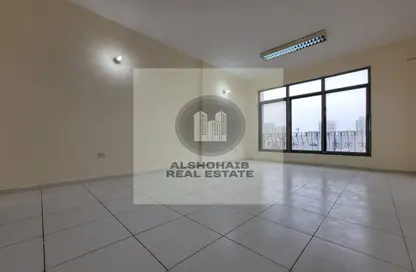 Apartment - 2 Bedrooms - 2 Bathrooms for rent in Delma Street - Al Mushrif - Abu Dhabi