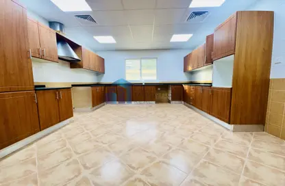 Apartment - 4 Bedrooms - 4 Bathrooms for rent in Al Baraha - Deira - Dubai