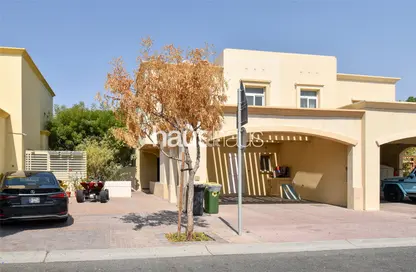 فيلا - 3 غرف نوم - 2 حمامات للبيع في الينابيع 8 - الينابيع - دبي