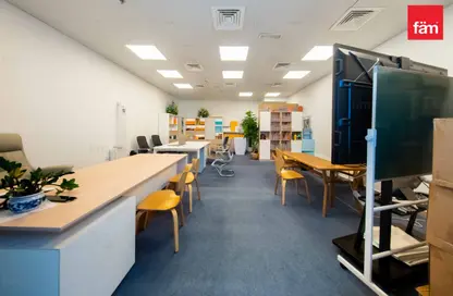 مكتب - استوديو للايجار في B2B  برج - الخليج التجاري - دبي