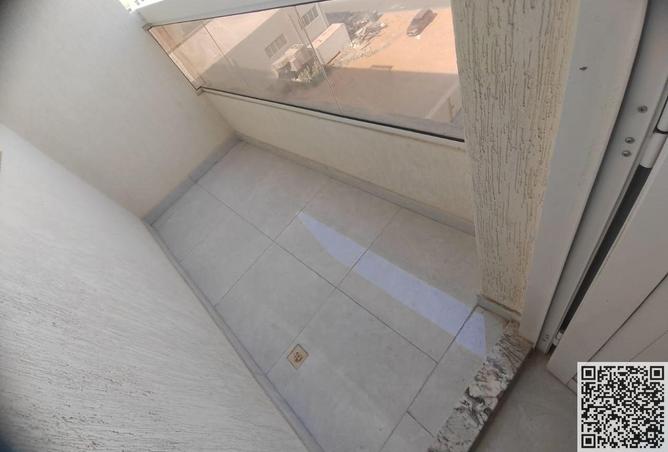 15807000 - Property Image 3