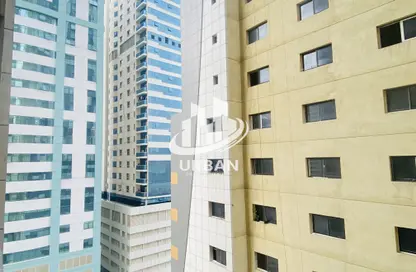 شقة - غرفة نوم - 1 حمام للايجار في الممزر بلازا - شارع التعاون - التعاون - الشارقة