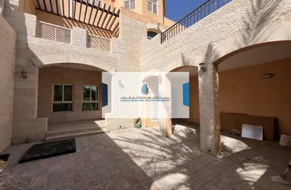 مجمع سكني - 4 غرف نوم - 4 حمامات للايجار في الكرامة - أبوظبي