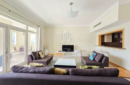 Apartment - 2 Bedrooms - 3 Bathrooms for rent in Al Das - Shoreline Apartments - Palm Jumeirah - Dubai
