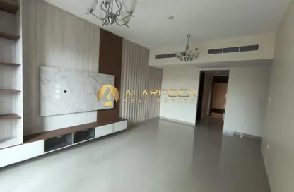 شقة - 3 غرف نوم - 3 حمامات للايجار في مجمع روكسانا السكني - سي - روكسانا ريزيدنس - الضاحية 12 - قرية جميرا الدائرية - دبي