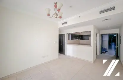 Apartment - 1 Bedroom - 1 Bathroom for rent in Mazaya 12 - Queue Point - Dubai Land - Dubai