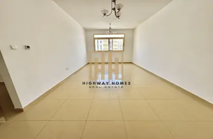 Apartment - 2 Bedrooms - 2 Bathrooms for rent in Muwaileh 29 Building - Muwaileh - Sharjah